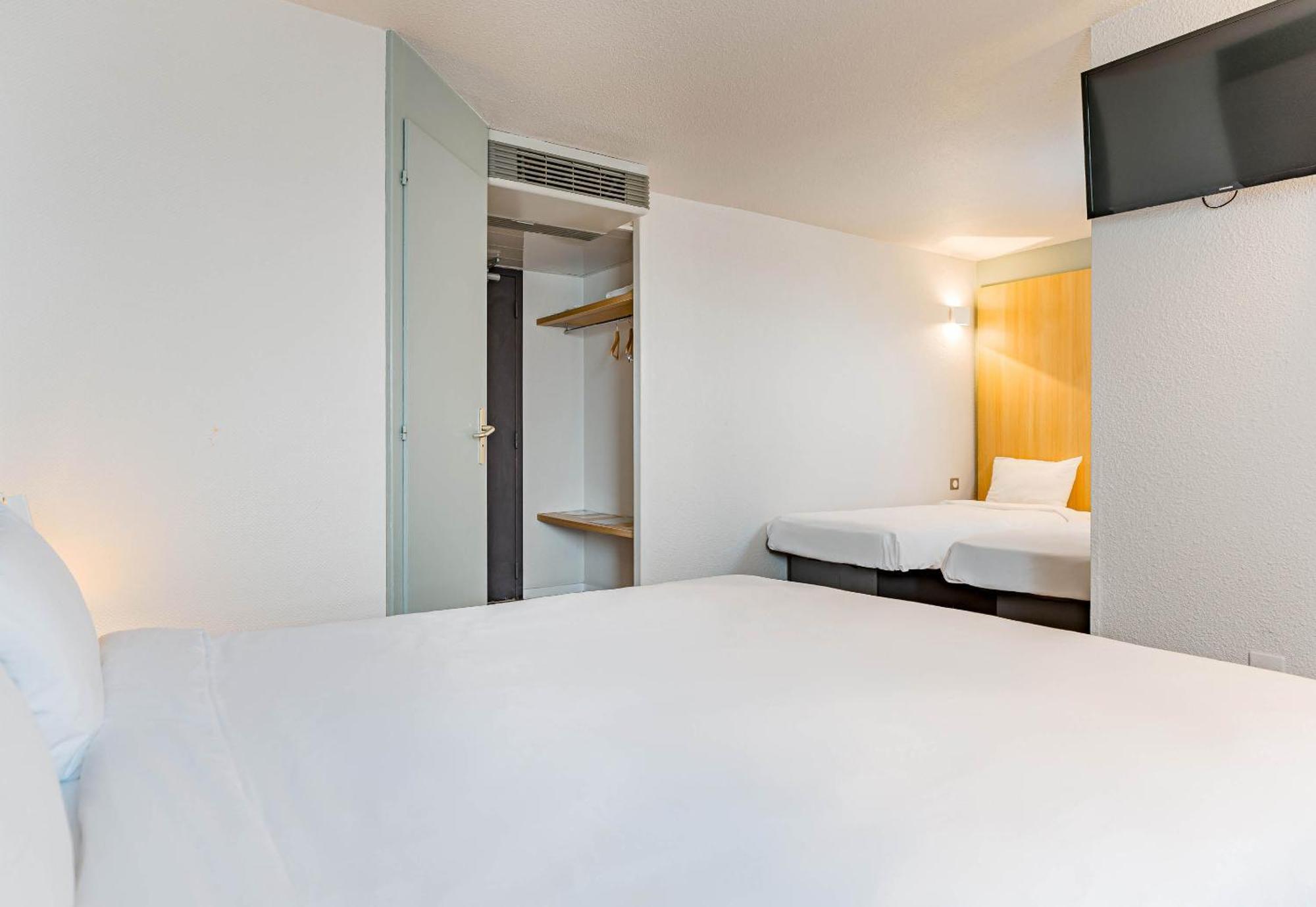 B&B Hotel ชาเตลโฮ ภายนอก รูปภาพ